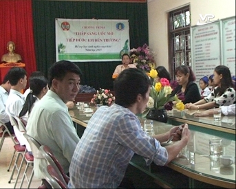  ​Trao quà cho học sinh nghèo vượt khó trên địa bàn tỉnh
