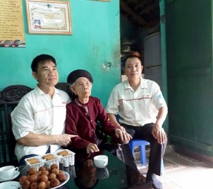 Phân bón Phú Điền thăm tặng quà các Mẹ Việt Nam anh hùng